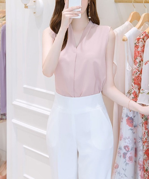 VIVID LADY(ビビッドレディー)の「ノースリーブブラウス Ⅴネック ブラウス(シャツ/ブラウス・レディース・ワインレッド/ピンク/ブラック/アイボリー・FREE)」の9枚目の写真