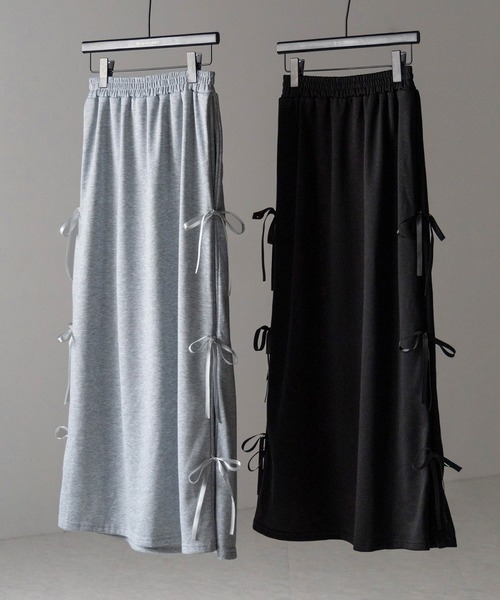 me+em select(ミームセレクト)の「【 2color 】3ストラップサイドリボンロングスウェットスカート/ three strap side ribbon long sweat skirt(スカート・レディース・グレー/ブラック・FREE)」の4枚目の写真