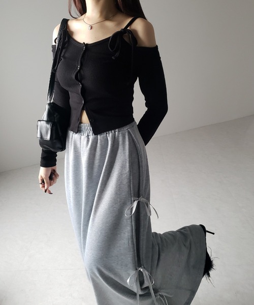 me+em select(ミームセレクト)の「【 2color 】3ストラップサイドリボンロングスウェットスカート/ three strap side ribbon long sweat skirt(スカート・レディース・グレー/ブラック・FREE)」の14枚目の写真