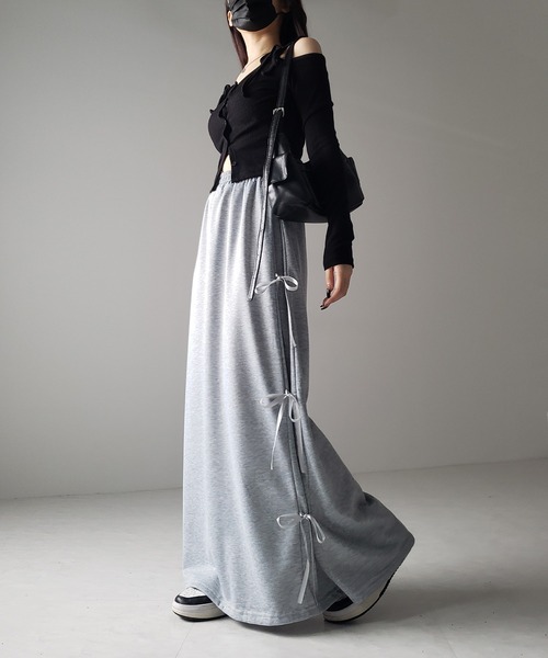 me+em select(ミームセレクト)の「【 2color 】3ストラップサイドリボンロングスウェットスカート/ three strap side ribbon long sweat skirt(スカート・レディース・グレー/ブラック・FREE)」の15枚目の写真