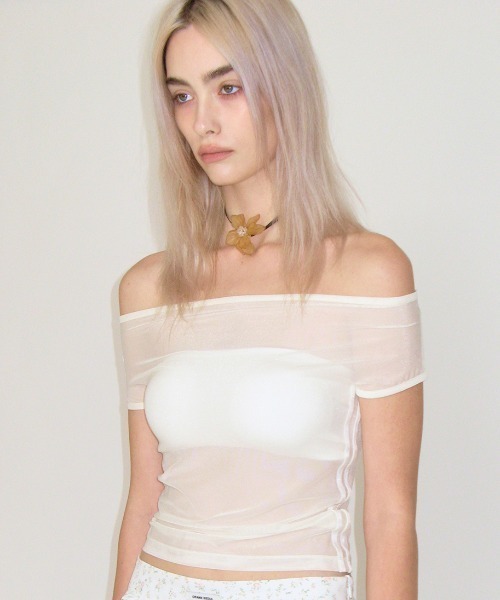 CRANK(クランク)の「A'GEM/9 × .kom 『CRANK/クランク』 MESH LINE OFF SHOULDER TOP/メッシュラインオフショルダートップス(Tシャツ/カットソー・レディース・カーキ/アイボリー/チャコールグレー・FREE)」の2枚目の写真