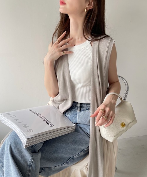 Eclat one(エクラワン)の「【Eclat one】バックプリーツ ロング ジレ ベスト(ベスト・レディース・グレイッシュベージュ/ブラック・FREE)」の3枚目の写真