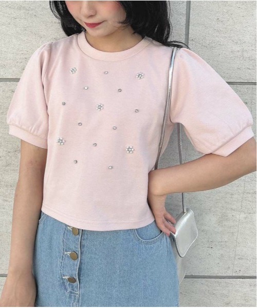 F i.n.t(フィント)の「パール&ビジューフラワーカットトップス/fint(Tシャツ/カットソー・レディース・ライトブルー/ブラック/オフホワイト/ライトピンク・FREE)」の4枚目の写真