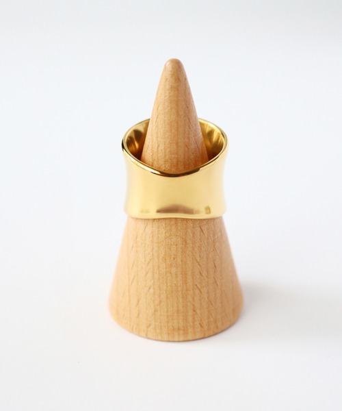 TUWAKRIM（トゥワクリム）の「【TUWAKRIM】ワイドカーブリング（リング・レディース・ゴールド・MEDIUM/LARGE/X-LARGE）」の7枚目の写真