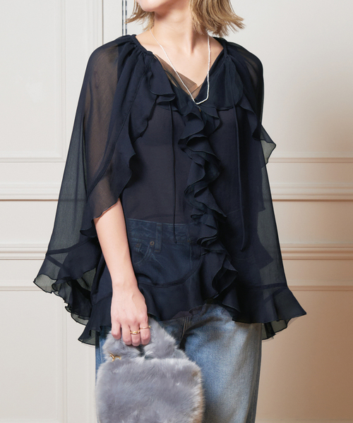 IENA LA BOUCLE ジョーゼットケープフリルブラウス IENA LA BOUCLE（イエナラブークル）の「IENA LA BOUCLE ジョーゼット