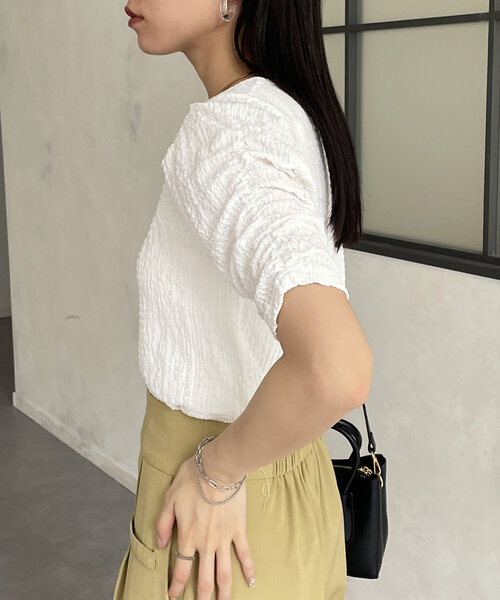 Thevon（ゼボン）の「パフスリーブ5分袖エンボスプルオーバー（Tシャツ/カットソー・レディース・ダークブラウン/イエロー/オフホワイト/ブルー・FREE）」の12枚目の写真