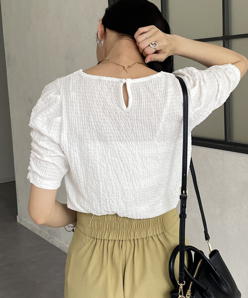 Thevon（ゼボン）の「パフスリーブ5分袖エンボスプルオーバー（Tシャツ/カットソー・レディース・ダークブラウン/イエロー/オフホワイト/ブルー・FREE）」の13枚目の写真