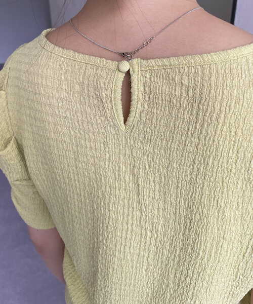 Thevon（ゼボン）の「パフスリーブ5分袖エンボスプルオーバー（Tシャツ/カットソー・レディース・ダークブラウン/イエロー/オフホワイト/ブルー・FREE）」の10枚目の写真