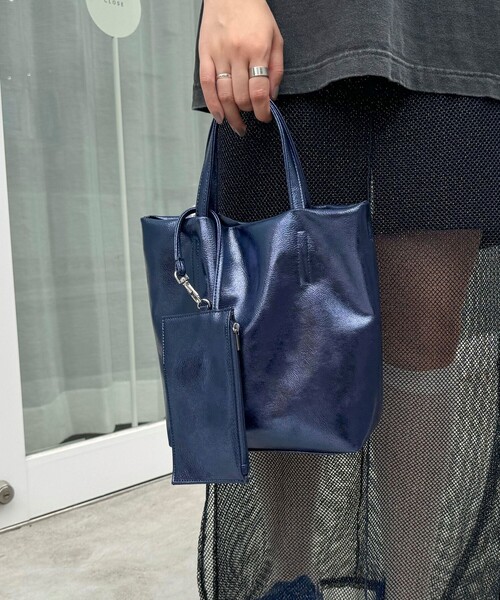 fredy emue（フレディエミュ）の「メタリック２WAYトートバック（ショルダーバッグ・レディース・ブラック/ブルー/シルバー・FREE）」の13枚目の写真