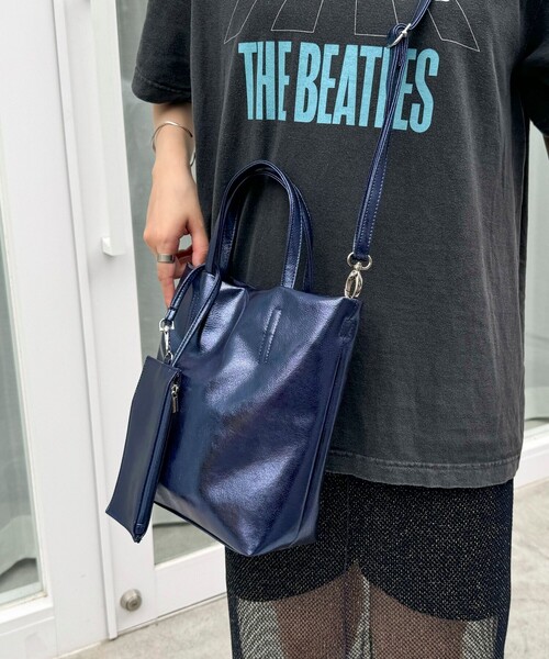 fredy emue（フレディエミュ）の「メタリック２WAYトートバック（ショルダーバッグ・レディース・ブラック/ブルー/シルバー・FREE）」の14枚目の写真