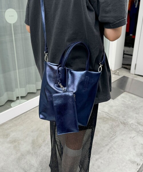 fredy emue（フレディエミュ）の「メタリック２WAYトートバック（ショルダーバッグ・レディース・ブラック/ブルー/シルバー・FREE）」の15枚目の写真