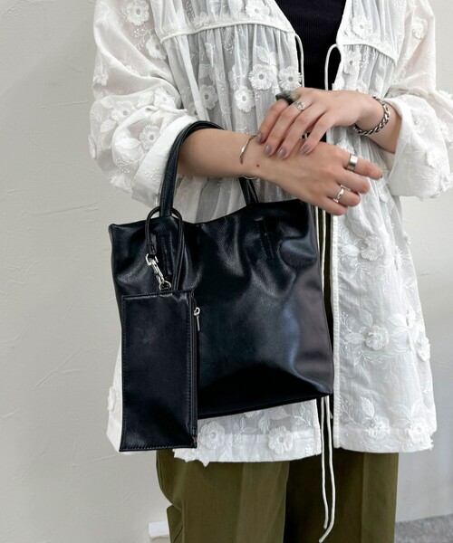 fredy emue（フレディエミュ）の「メタリック２WAYトートバック（ショルダーバッグ・レディース・ブラック/ブルー/シルバー・FREE）」の18枚目の写真