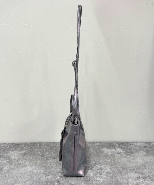 fredy emue（フレディエミュ）の「メタリック２WAYトートバック（ショルダーバッグ・レディース・ブラック/ブルー/シルバー・FREE）」の22枚目の写真