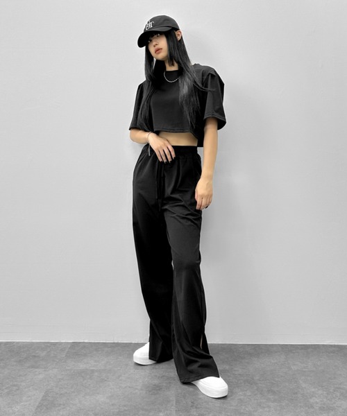 LVEU.(ラブユ.)の「【LVEU.】カットソーパンツセットアップ / セットアップ カットソー トップス Tシャツ 半袖 クロップド ショート ボトムス パンツ ハイウエスト ブラック ZOZOTOWN限定(セットアップ・レディース・ブラック・FREE)」の5枚目の写真