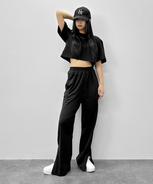 LVEU.(ラブユ.)の「【LVEU.】カットソーパンツセットアップ / セットアップ カットソー トップス Tシャツ 半袖 クロップド ショート ボトムス パンツ ハイウエスト ブラック ZOZOTOWN限定(セットアップ・レディース・ブラック・FREE)」の6枚目の写真