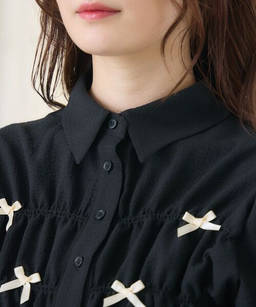 ems excite（エムズエキサイト）の「ポコポコリボンペプラムSH（シャツ/ブラウス・レディース・ブルー/ブラック/ホワイト・FREE）」の12枚目の写真