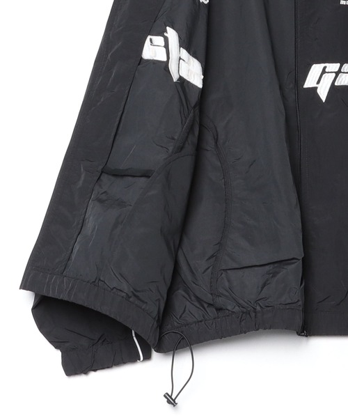 ８(eight)（エイト）の「ナイロンパイピングブルゾン（ナイロンジャケット・メンズ・ブラック/ネイビー/チャコール/オフホワイト・MEDIUM/LARGE）」の6枚目の写真