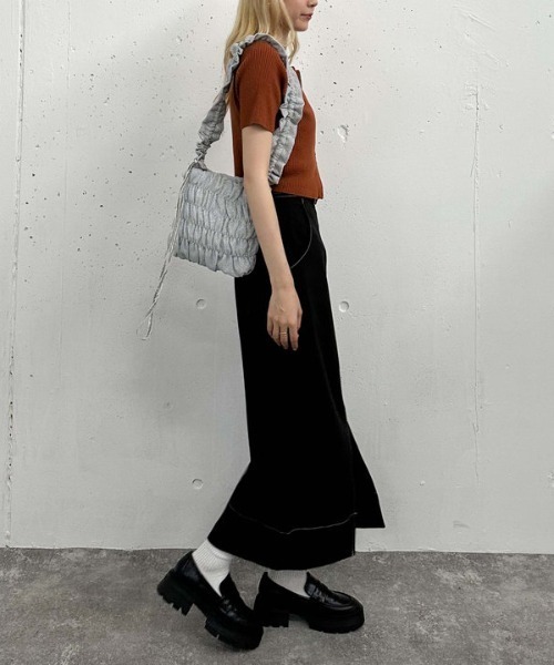 archives（アルシーヴ）の「グリッターギャザーショルダー（ショルダーバッグ・レディース・ブラック/ブラウン/シルバー・FREE）」の11枚目の写真