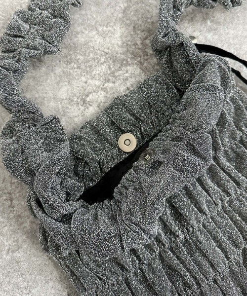 archives（アルシーヴ）の「グリッターギャザーショルダー（ショルダーバッグ・レディース・ブラック/ブラウン/シルバー・FREE）」の18枚目の写真