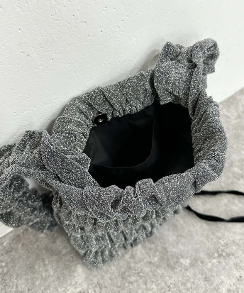 archives（アルシーヴ）の「グリッターギャザーショルダー（ショルダーバッグ・レディース・ブラック/ブラウン/シルバー・FREE）」の19枚目の写真