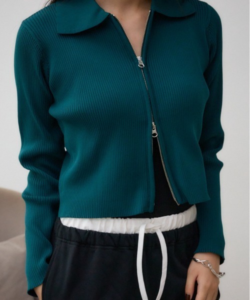 AZUL by moussy（アズールバイマウジー）の「ダブルジップリブニットカーディガン（カーディガン/ボレロ・レディース・レッド/アイボリー/ブラック/ダークグリーン・FREE）」の3枚目の写真