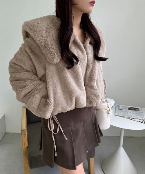 one after another NICE CLAUP（ワンアフターアナザーナイスクラップ）の「フェイクファーブルゾン（ブルゾン・レディース・ベージュ/オフホワイト/チャコールグレー・FREE）」の6枚目の写真