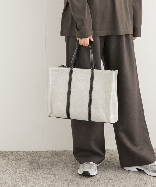 URBAN RESEARCH DOORS(アーバンリサーチドアーズ)の「起毛ツイルA4トートバッグ(トートバッグ・レディース・ベージュ/グレー・ONE)」の2枚目の写真