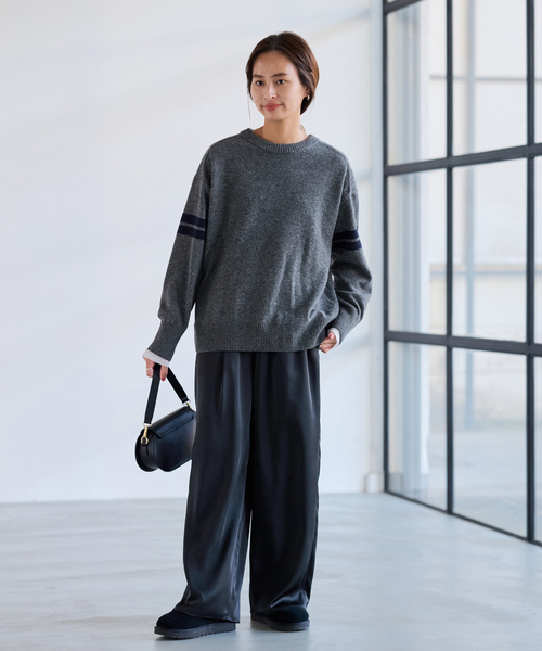 FRAMeWORK（フレームワーク）の「カレッジロゴクルーネックプル