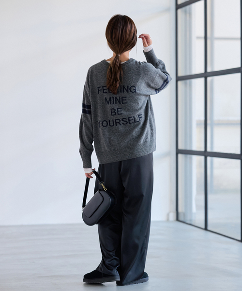 FRAMeWORK（フレームワーク）の「カレッジロゴクルーネックプル