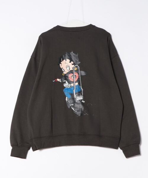 BETTY BOOP(ベティ・ブープ)の「BETTY バイク前後プリントトレーナー(M1)(スウェット・メンズ・チャコールグレー/オートミール/ブラック・MEDIUM/LARGE/X-LARGE)」の4枚目の写真