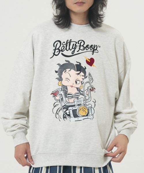 BETTY BOOP(ベティ・ブープ)の「BETTY バイク前後プリントトレーナー(M1)(スウェット・メンズ・チャコールグレー/オートミール/ブラック・MEDIUM/LARGE/X-LARGE)」の2枚目の写真