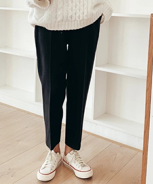 by LEGNA(バイレグナ)の「【全14色】選べる丈 センタープレステーパードパンツ(その他パンツ・レディース・ネイビー/ダークブルー/アイボリー/ブラック/ラベンダー/ミント/イエロー/チャコールグレー/ライトベージュ/ライトブルー/ベビーピンク/ダークブラウン/ブラウン・L-Regular/M-Regular/S-Regular/L-Short/S-Short/M-Short)」の17枚目の写真