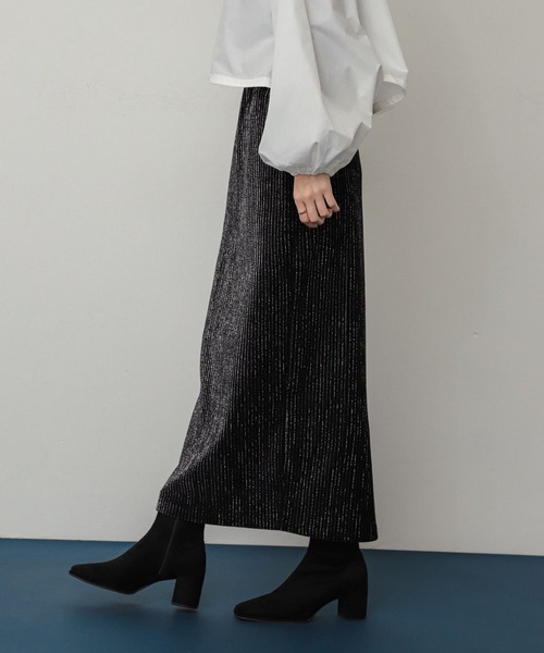 SENSE OF PLACE by URBAN RESEARCH(センスオブプレイスバイアーバンリサーチ)の「ラメカットコールナロースカート(スカート・レディース・レッド/グレー/ブラック・SHORT/ONE)」の1枚目の写真