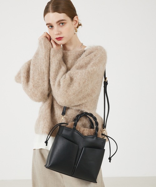 LOWELL things(ロウェル シングス)の「TWISTE/ダブルポケット2WAYトート Mファー(トートバッグ・レディース・アイボリー/ブラック系その他・フリー)」の7枚目の写真