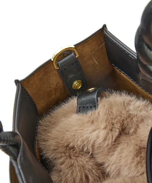 LOWELL things(ロウェル シングス)の「TWISTE/ダブルポケット2WAYトート Mファー(トートバッグ・レディース・アイボリー/ブラック系その他・フリー)」の13枚目の写真