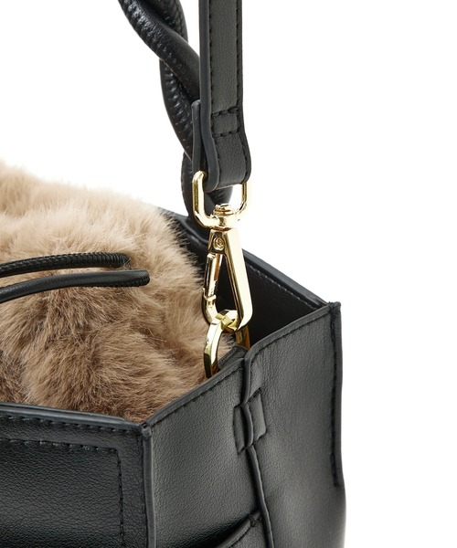 LOWELL things(ロウェル シングス)の「TWISTE/ダブルポケット2WAYトート Mファー(トートバッグ・レディース・アイボリー/ブラック系その他・フリー)」の12枚目の写真