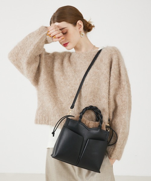 LOWELL things(ロウェル シングス)の「TWISTE/ダブルポケット2WAYトート Mファー(トートバッグ・レディース・アイボリー/ブラック系その他・フリー)」の8枚目の写真