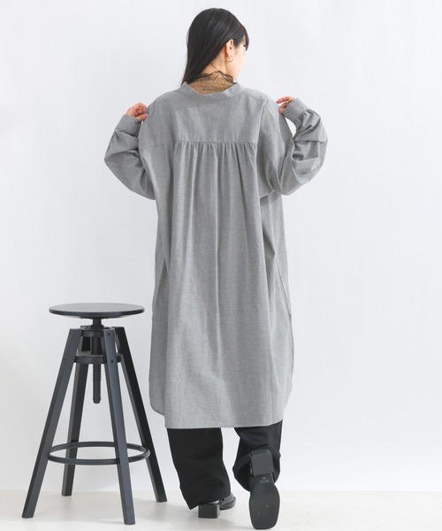 terrace(テラス)の「ツーポケダンガリーシャツワンピース(ワンピース・レディース・ブルー/グレー/ブラック・MEDIUM)」の13枚目の写真
