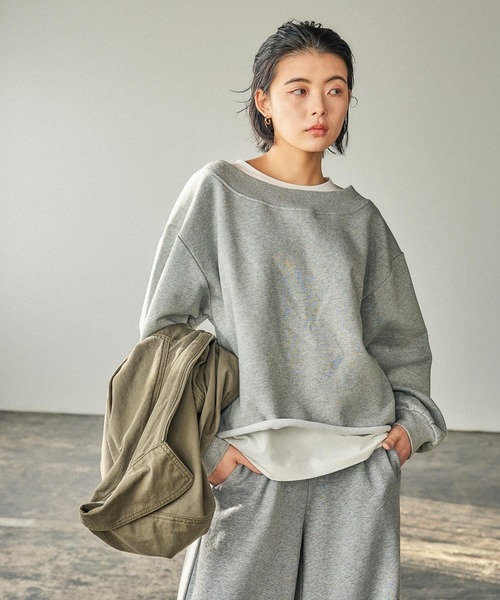 BAYFLOW（ベイフロー）の「[キレイ目に着られる]オフショルダースウェットプルオーバー（スウェット・レディース・レッド/杢グレー/オフホワイト・FREE）」の2枚目の写真