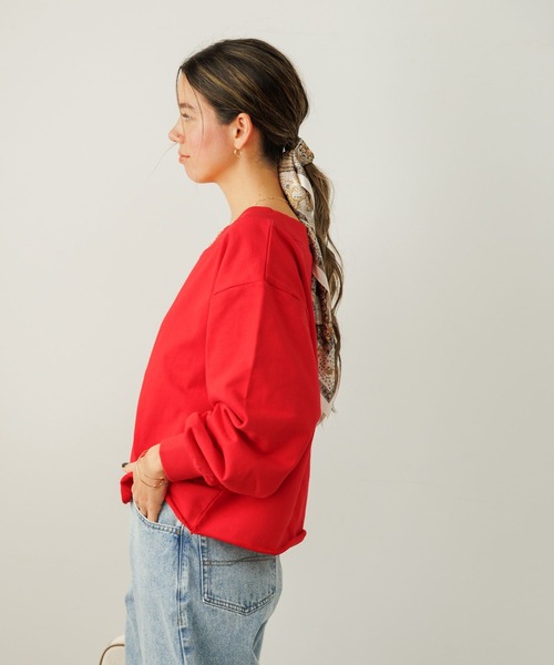 BAYFLOW（ベイフロー）の「[キレイ目に着られる]オフショルダースウェットプルオーバー（スウェット・レディース・レッド/杢グレー/オフホワイト・FREE）」の8枚目の写真