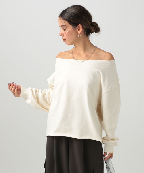 BAYFLOW（ベイフロー）の「[キレイ目に着られる]オフショルダースウェットプルオーバー（スウェット・レディース・レッド/杢グレー/オフホワイト・FREE）」の17枚目の写真