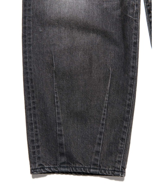uniform experiment(ユニフォームエクスペリメント)の「DAMAGED HEM TUCK WIDE STRAIGHT JEANS(デニムパンツ・メンズ・インディゴブルー/ブラック・2/1/3/4/5)」の6枚目の写真