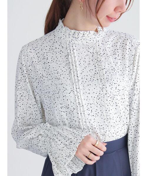 Te chichi(テチチ)の「ピンタックスタンドフリルブラウス(シャツ/ブラウス・レディース・ネイビー/サックスブルー/オフホワイト/クリーム・F)」の2枚目の写真