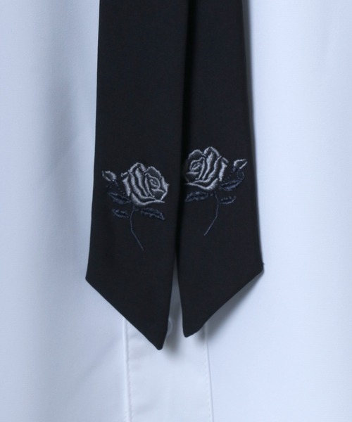 ANPAS（アンパス）の「Allover Pattern/Rose Embroidery Oversized Shirt With Tie/総柄＆薔薇刺繍 ネクタイ付き シャツ 韓国ストリート メンズ レディース（シャツ/ブラウス・メンズ・ブルー/ホワイト/ホワイト系その他/ブラック系その他/ホワイト系その他2/ブルー系その他・M/L）」の13枚目の写真