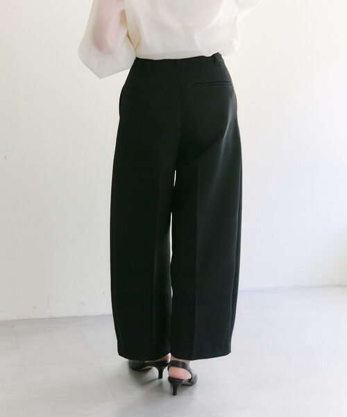 ear PAPILLONNER（イアパピヨネ）の「カーブパンツ【SUM1 STYLE(スミスタイル)】（その他パンツ・レディース・ブラック・FREE）」の8枚目の写真