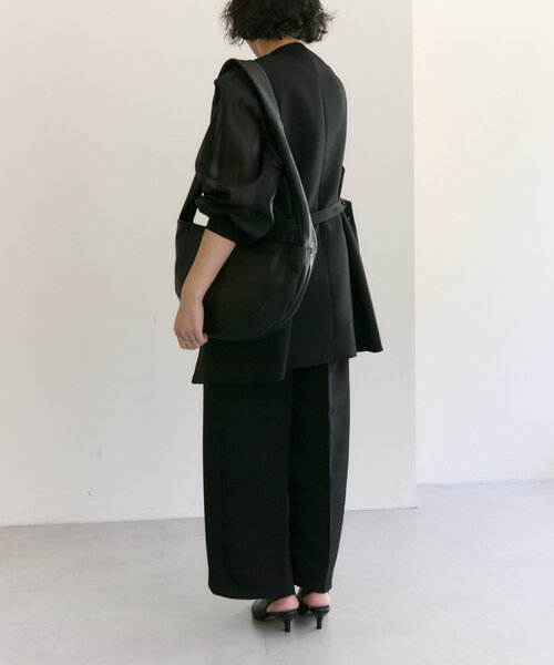 ear PAPILLONNER（イアパピヨネ）の「カーブパンツ【SUM1 STYLE