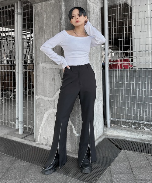 LVEU.(ラブユ.)の「【LVEU.】ベーシックオフショルトップス / トップス カットソー オフショルダー オフショル インナー レイヤード モード ブラック ホワイト ネイビー(Tシャツ/カットソー・レディース・ホワイト/ネイビー/ブラック・FREE)」の5枚目の写真