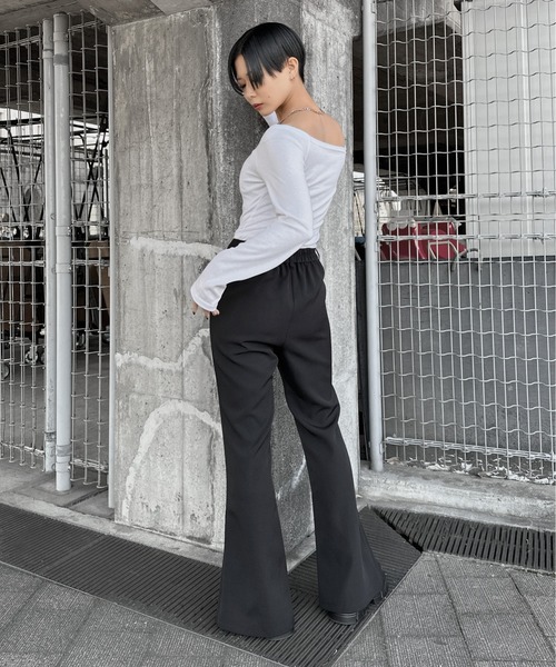 LVEU.(ラブユ.)の「【LVEU.】ベーシックオフショルトップス / トップス カットソー オフショルダー オフショル インナー レイヤード モード ブラック ホワイト ネイビー(Tシャツ/カットソー・レディース・ホワイト/ネイビー/ブラック・FREE)」の19枚目の写真