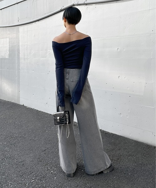 LVEU.(ラブユ.)の「【LVEU.】ベーシックオフショルトップス / トップス カットソー オフショルダー オフショル インナー レイヤード モード ブラック ホワイト ネイビー(Tシャツ/カットソー・レディース・ホワイト/ネイビー/ブラック・FREE)」の15枚目の写真