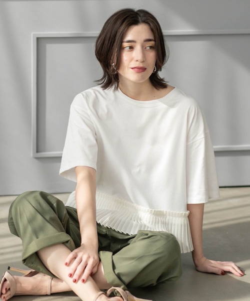 OPAQUE.CLIP(オペークドットクリップ)の「プリーツデザインドッキングトップス【洗濯機洗い可】(Tシャツ/カットソー・レディース・ホワイト/ブラック/オリーブ/ブラウン系その他/ネイビー・38/40)」の16枚目の写真